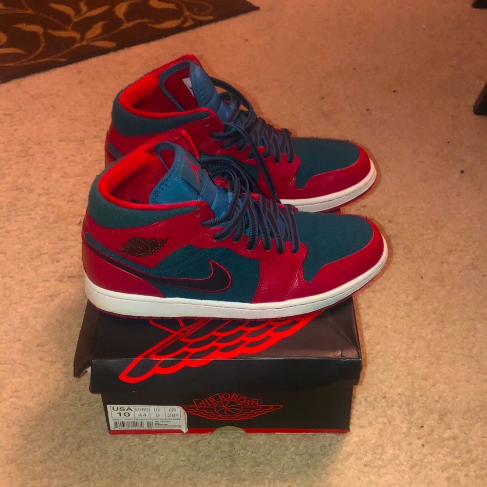Jordan 1 retro mid gym red black and dark sea